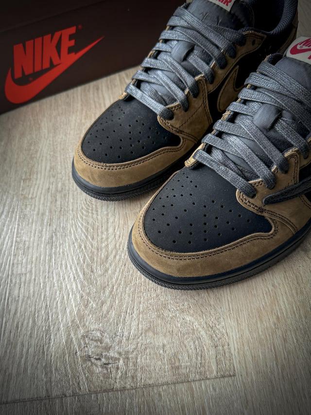 Nike Air jordan 1LOW x Travis SCOTT