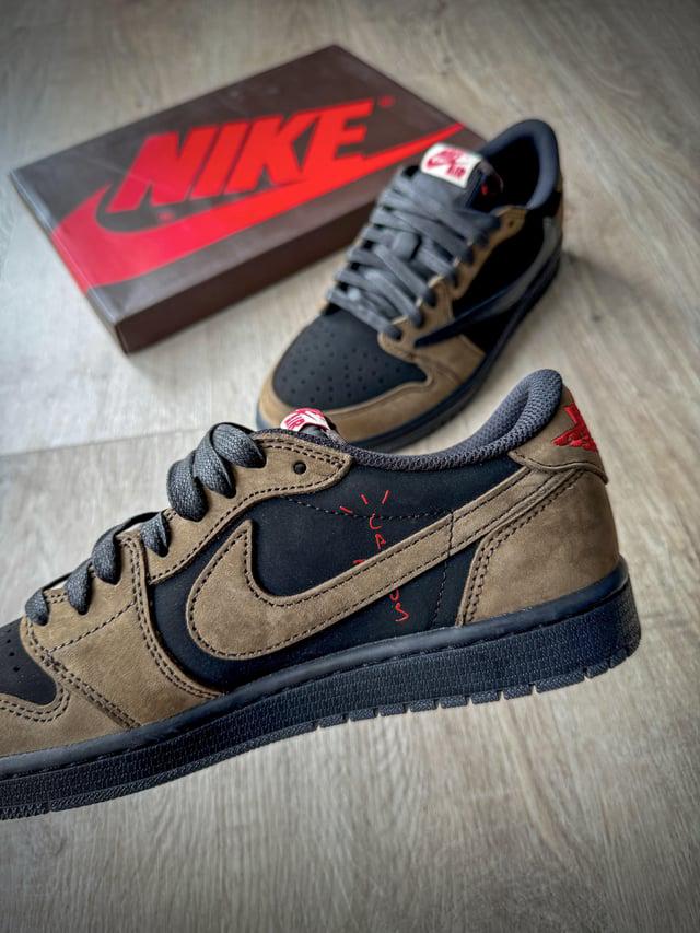 Nike Air jordan 1LOW x Travis SCOTT