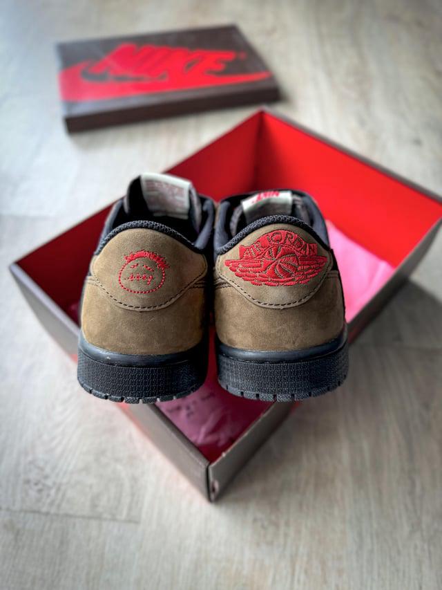 Nike Air jordan 1LOW x Travis SCOTT